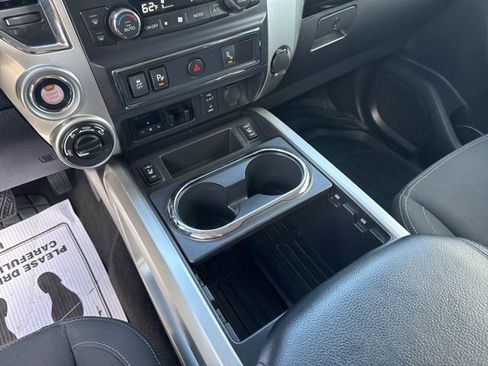 Used 2017 Nissan Titan SV AWD/4WD image 24