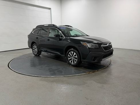 Used 2020 Subaru Outback Premium image 2