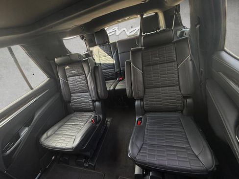 Certified 2025 Cadillac Escalade Sport Platinum w/ LPO, ONYX Package AWD/4WD image 22
