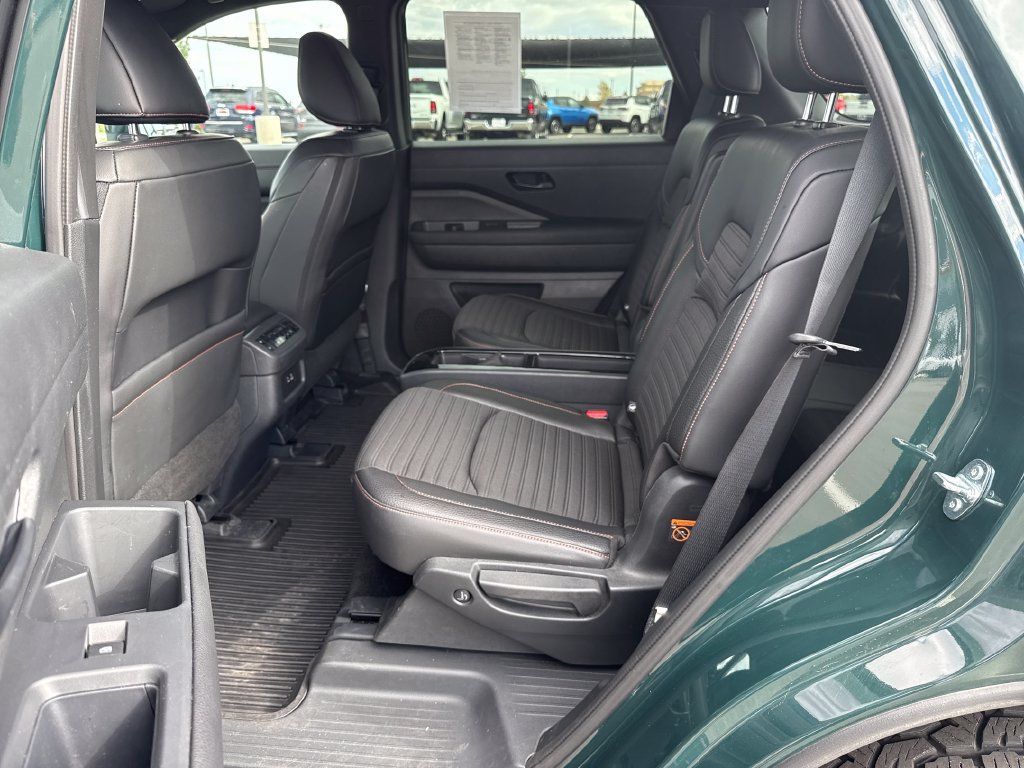 Used 2025 Nissan Pathfinder Rock Creek AWD/4WD image 25