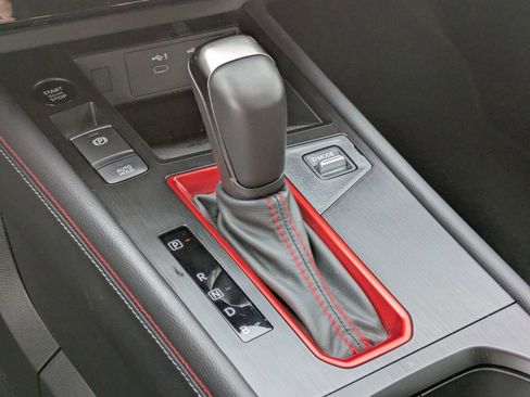 Certified 2025 Nissan Kicks SR image 22