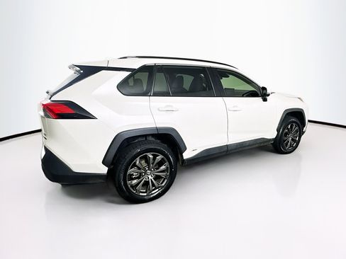 Used 2022 Toyota RAV4 XLE Premium image 10