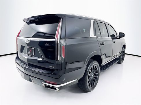 Used 2024 Cadillac Escalade Luxury image 8