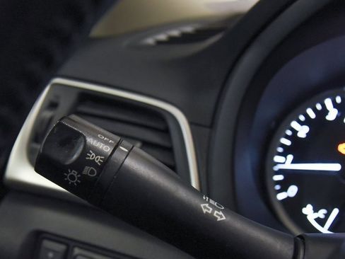 Used 2018 Nissan Sentra SV image 19