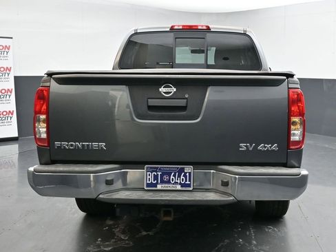Used 2016 Nissan Frontier SV image 8