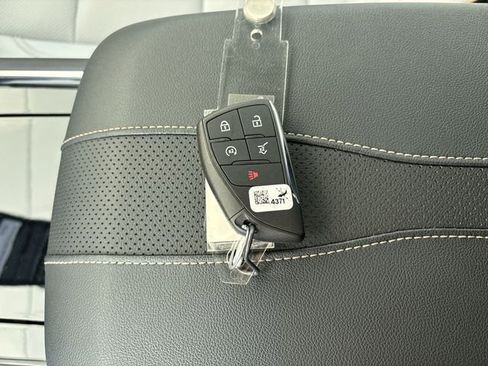 Certified 2024 Chevrolet Traverse RS image 37