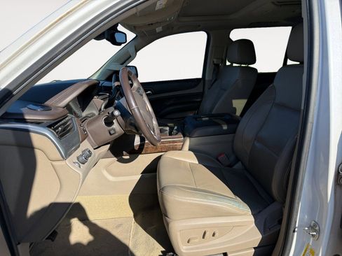 Used 2018 Chevrolet Tahoe LT w/ LT Signature Package image 9