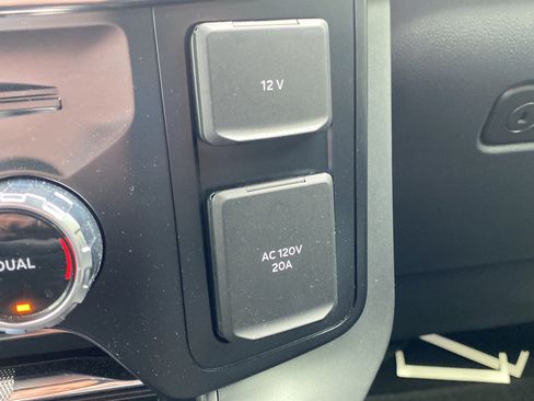 Certified 2024 Ford F150 Lariat AWD/4WD image 38