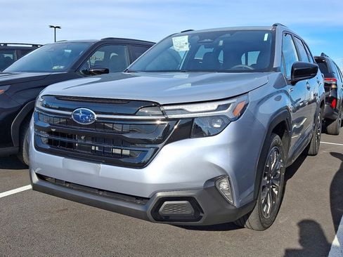 New 2025 Subaru Forester Touring image 2