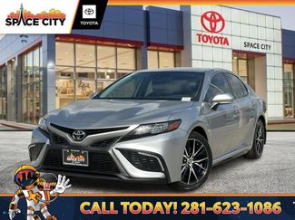 Used 2022 Toyota Camry SE video 1