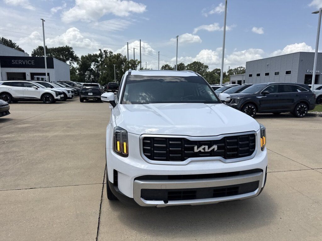 Certified 2024 Kia Telluride S w/ S Sunroof Package FWD image 8