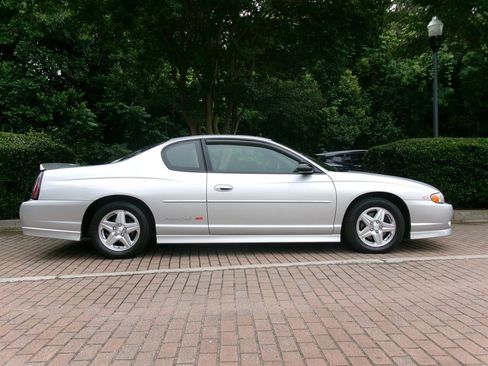 Used 2001 Chevrolet Monte Carlo SS w/ High Sport Appearance Pkg FWD image 4