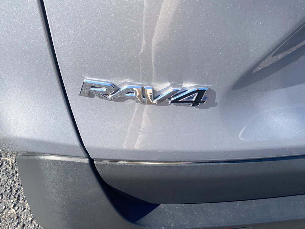 Used 2025 Toyota RAV4 XLE w/ Convenience Package FWD image 13
