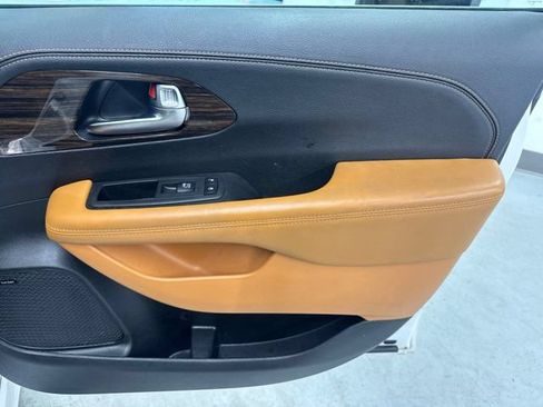 Used 2022 Chrysler Pacifica Pinnacle AWD/4WD image 31