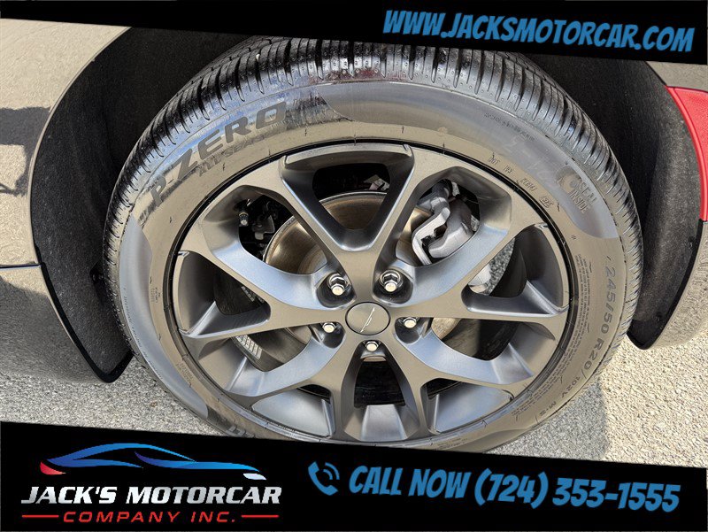 Used 2027 Chrysler Pacifica Limited FWD image 30