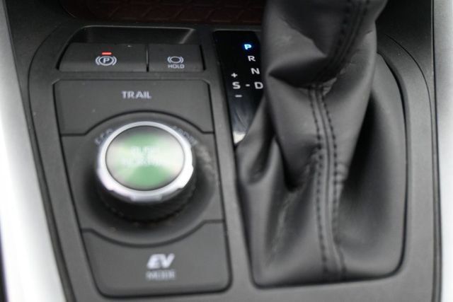 Used 2025 Toyota RAV4 Limited AWD/4WD image 14