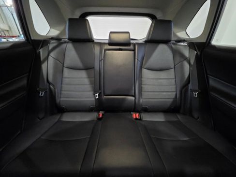 Used 2022 Toyota RAV4 XLE Premium image 15