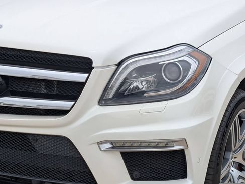 Used 2015 Mercedes-Benz GL 63 AMG 4MATIC image 11