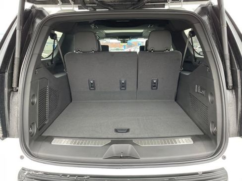New 2025 Chevrolet Suburban Premier image 21