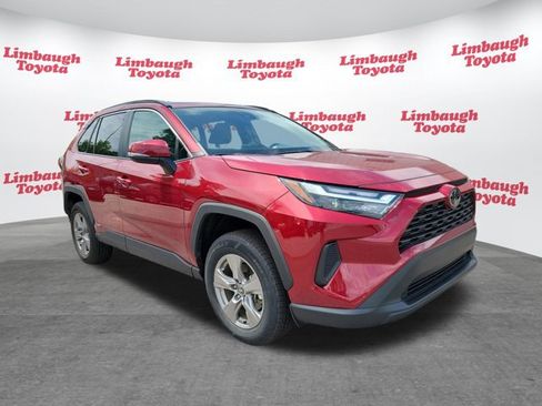 Used 2025 Toyota RAV4 XLE AWD/4WD image 17