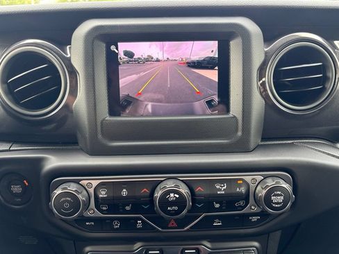 Used 2022 Jeep Gladiator Sport AWD/4WD image 31