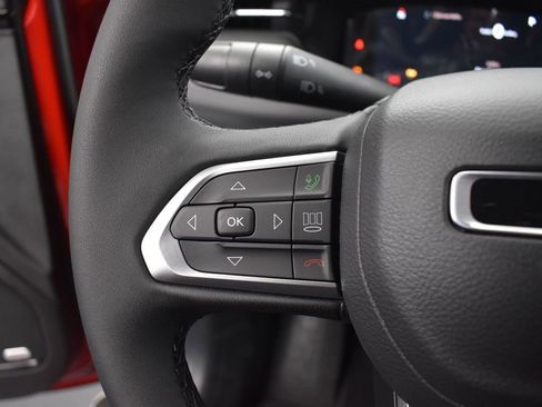 Used 2024 Jeep Compass Limited image 13