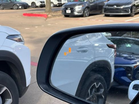 Used 2025 Hyundai Venue SEL image 20