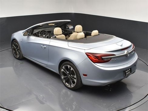 Used 2018 Buick Cascada Premium image 40