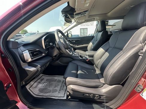Used 2025 Subaru Outback Limited AWD/4WD image 9