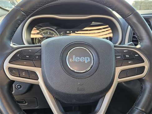 Used 2017 Jeep Cherokee Latitude w/ Comfort/Convenience Group image 22