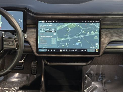 Used 2022 Rivian R1T Launch Edition image 26