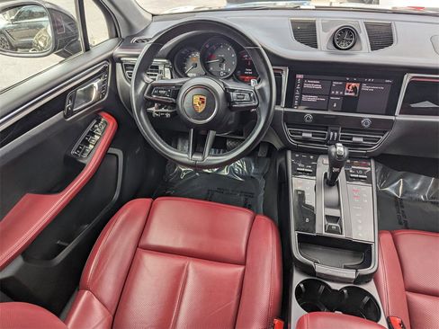 Used 2024 Porsche Macan Turbo image 7