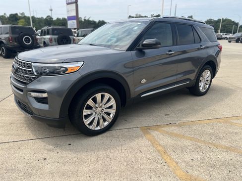 Used 2023 Ford Explorer King Ranch w/ Technology Package AWD/4WD image 11