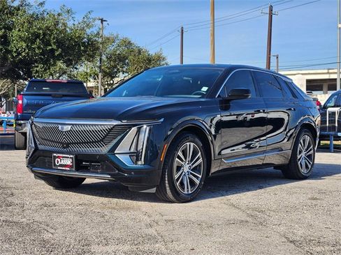 Used 2024 Cadillac Lyriq Luxury image 3