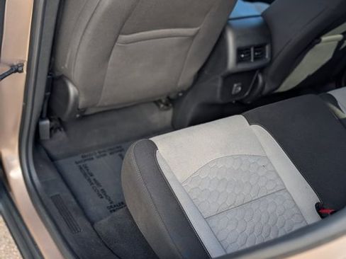 Used 2019 Chevrolet Equinox LT image 12