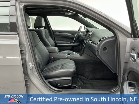 Used 2018 Chrysler 300 S image 25