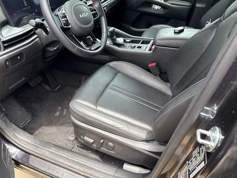 Certified 2025 Kia Sorento S w/ Panoramic Sunroof Package FWD image 11