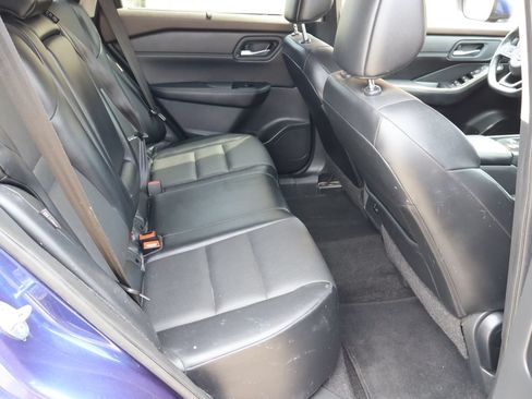 Used 2023 Nissan Rogue SV w/ SV Premium B Package FWD image 18