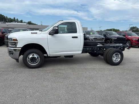 New 2026 RAM 3500 Tradesman AWD/4WD image 2