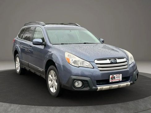 Used 2014 Subaru Outback 2.5i Limited image 2