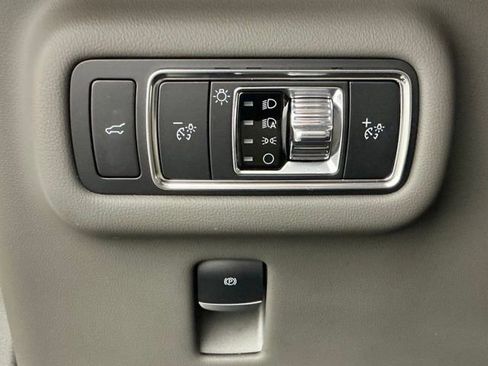Used 2025 Lincoln Nautilus Reserve w/ Jet Appearance Package AWD/4WD image 13