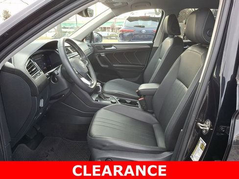 Used 2023 Volkswagen Tiguan SE image 14