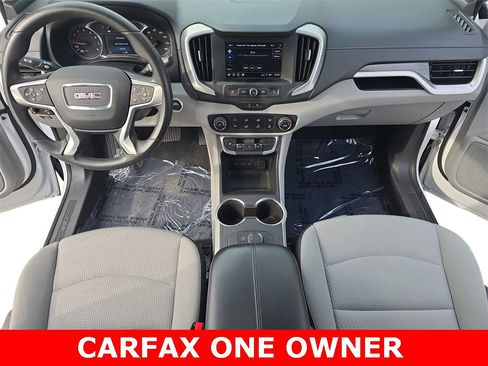 Used 2024 GMC Terrain SLE image 9