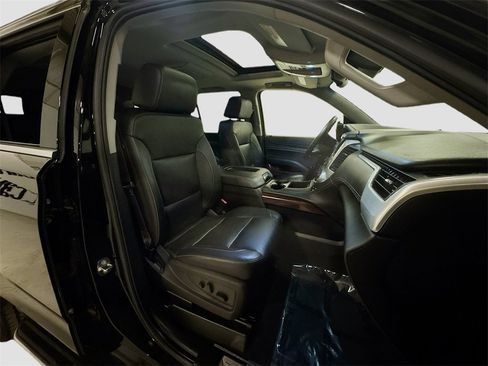 Used 2017 GMC Yukon SLT w/ Open Road Package image 39