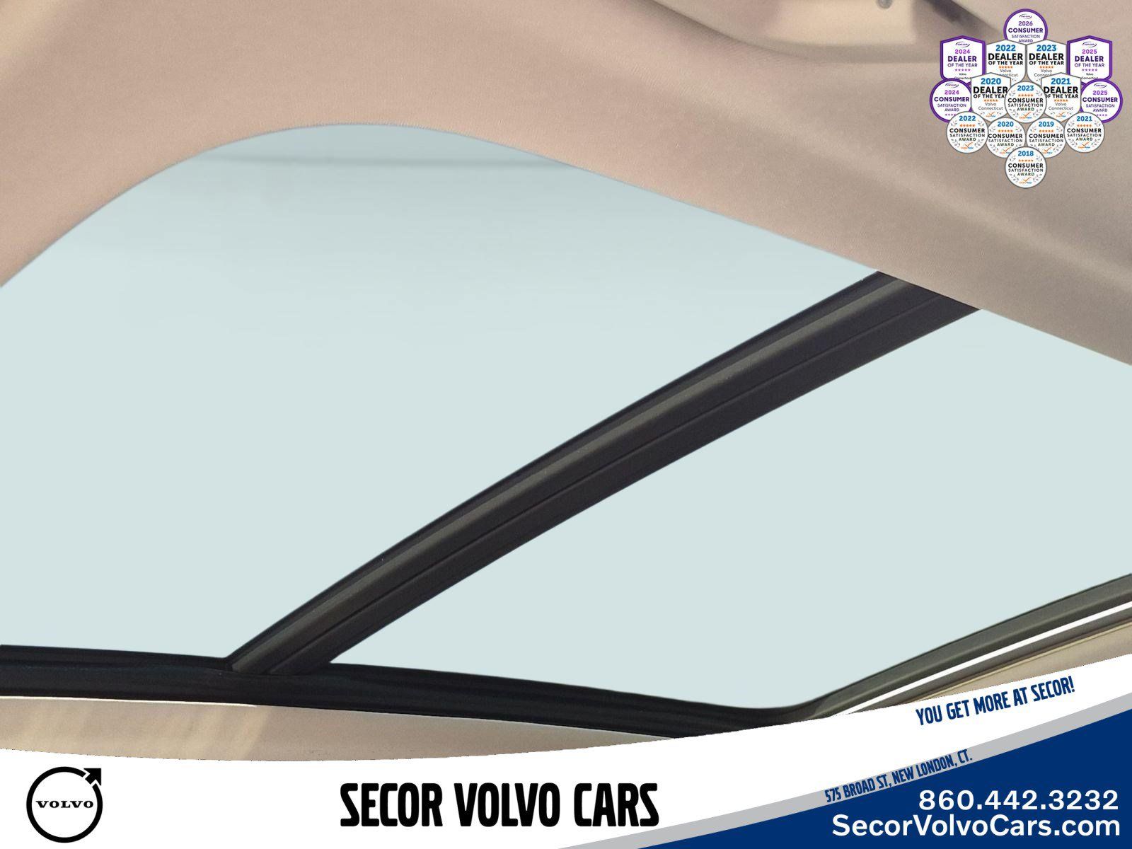 Used 2023 Volvo XC60 B5 Core AWD/4WD image 16