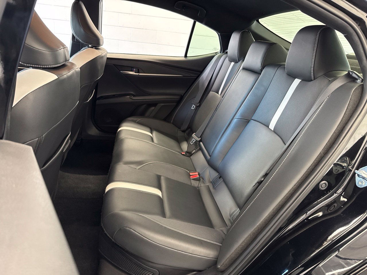 Used 2025 Toyota Camry SE w/ Convenience Package FWD image 36