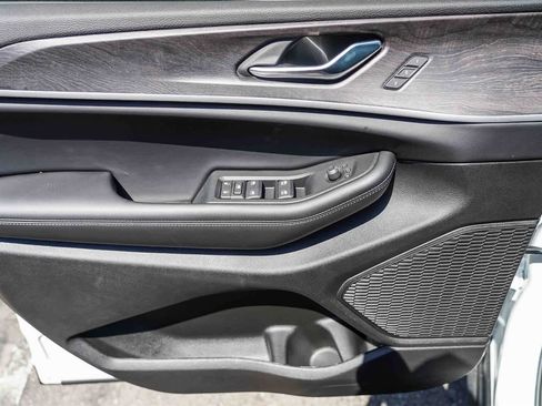 New 2025 Jeep Grand Cherokee L Limited w/ Luxury Tech Group II image 23