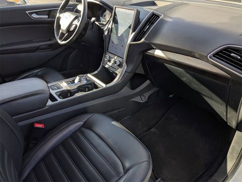 Used 2024 Ford Edge SEL image 35