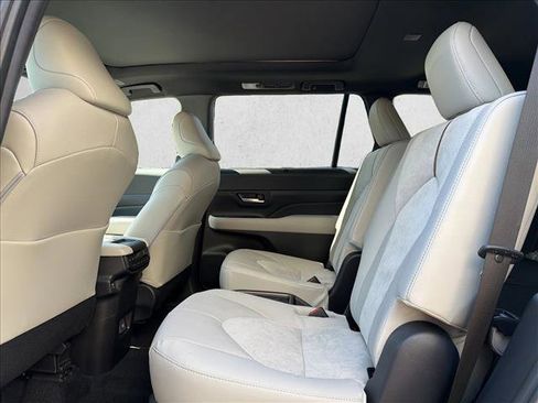 New 2026 Toyota Grand Highlander AWD Hybrid image 20