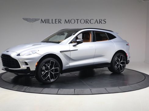 New 2026 Aston Martin DBX 707 image 2